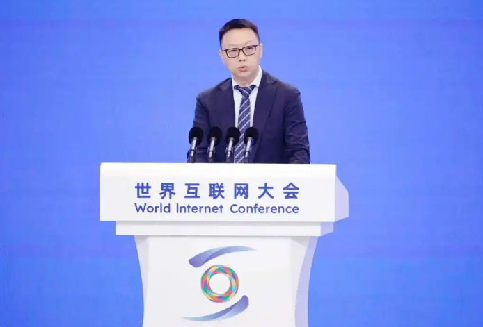 阿里CEO吴泳铭：AI发展将经历三个阶段